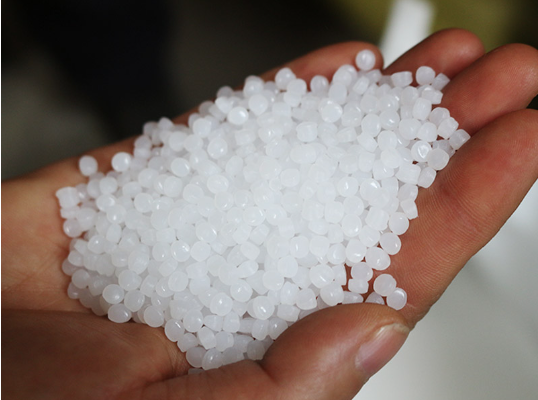 Yantai Double Plastic Industry Co., Ltd жоғары сапалы, экологиялық таза және берік пластикалық торларды жасау үшін 100% Virgin HDPE шикізатын талап етеді.